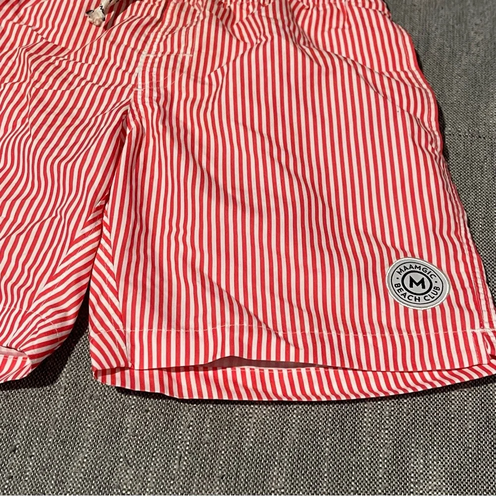 Men’s | Size Small Swim Trunks | Coral/white